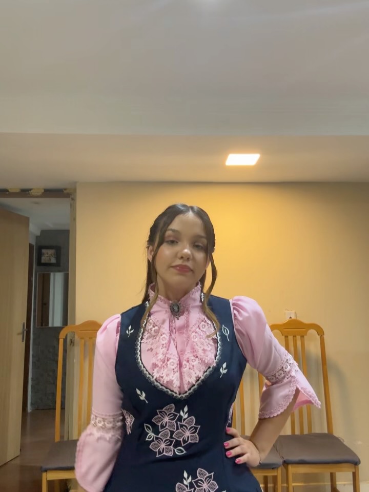 Prenda pilchada em festa gaúcha